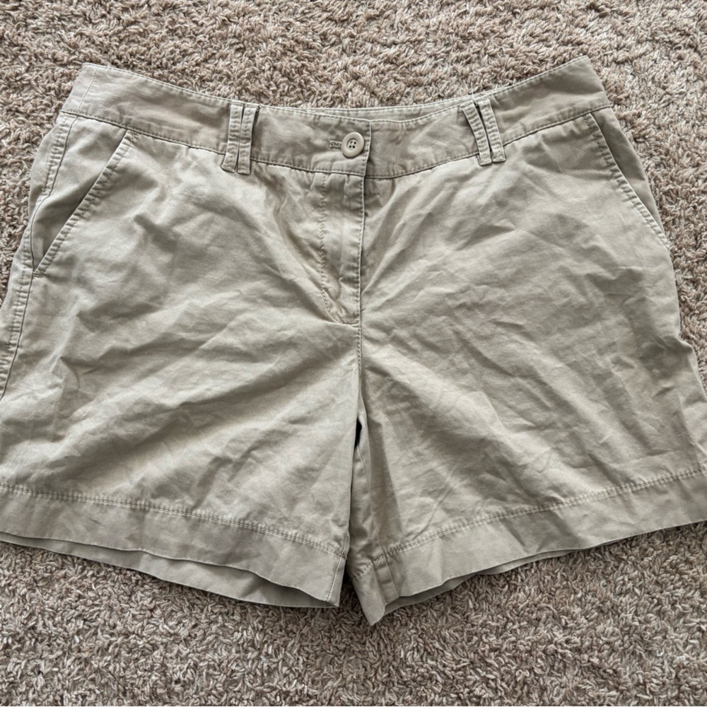 LOFT Women's Tan Flat Front Shorts